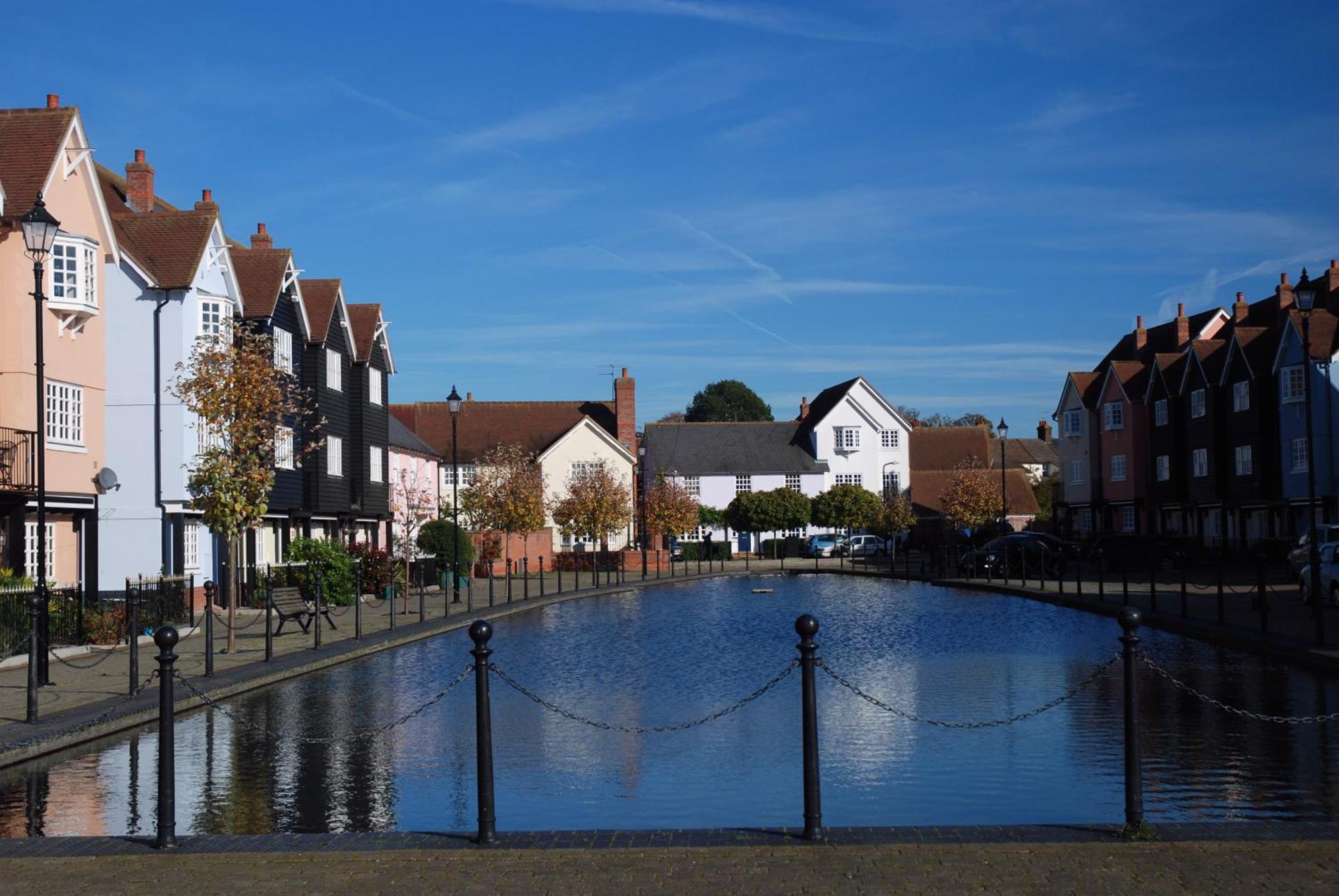 Queens Cottage, Wivenhoe Stylish, Plush, Cosy, Convenient & Quirky, 2X Double Bed Period Cottage Plus Patio - 9 Min Walk Train, 4 Min Walk High Street Pubs, Restaurants, Shops Экстерьер фото